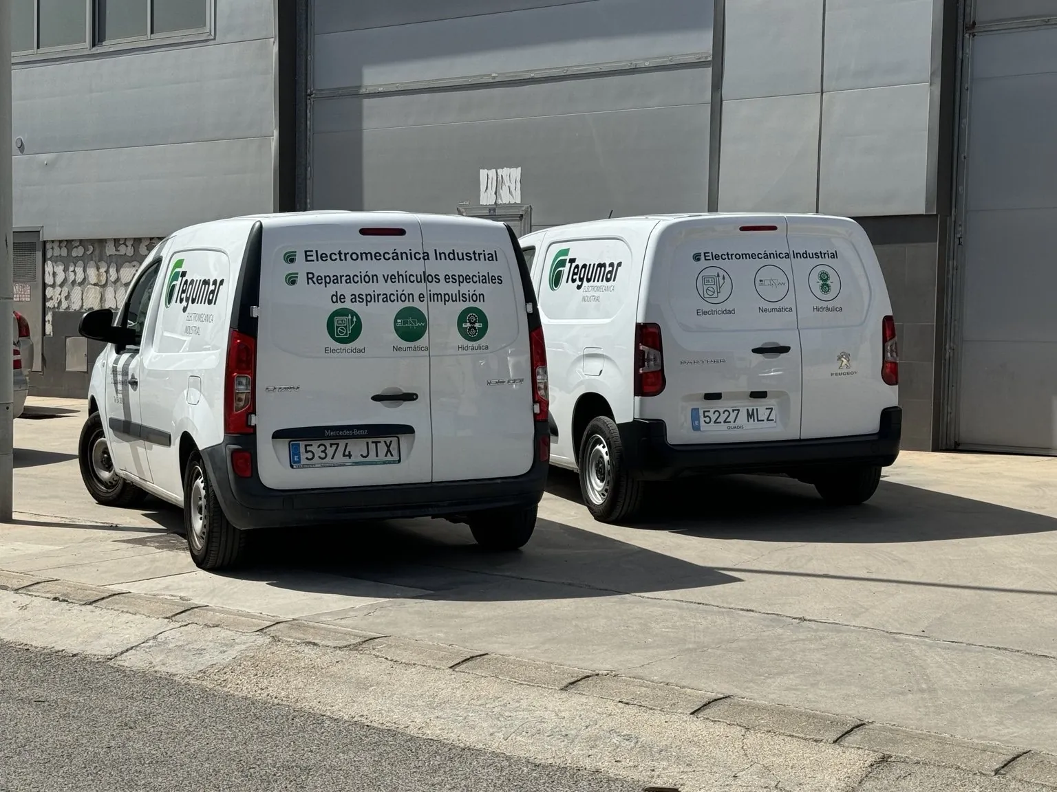 Vehículos de servicio de Electromecánica Tegumar